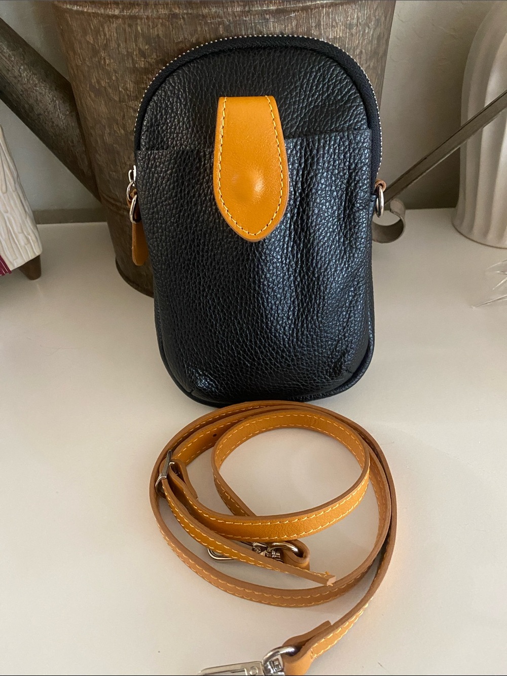 Vintage Divina Firenze Amanda Black Italian Leather Crossbody Bag